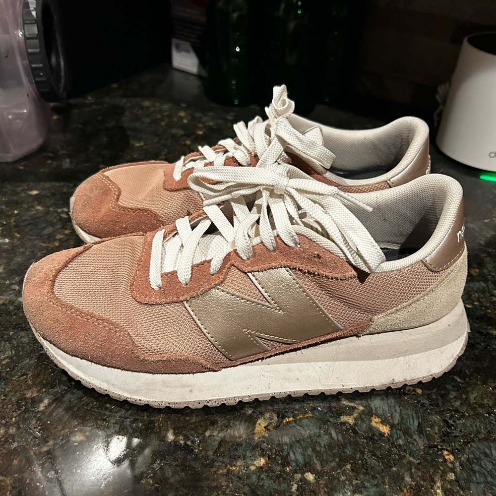 New Balance Tan and White Sneakers Retro-Inspired Design